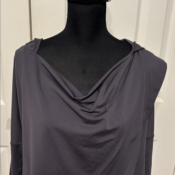 Ingrid & Isabel Maternity Active Wrap Hooded Sweatshirt - Picture 3 of 12